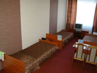 Гостиница Зори Нижний Новгород Номер эконом с 3 односпальными кроватями-2