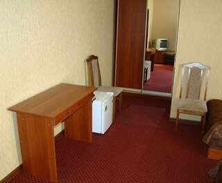 Гостиница Зори Нижний Новгород Номер эконом с 3 односпальными кроватями-8